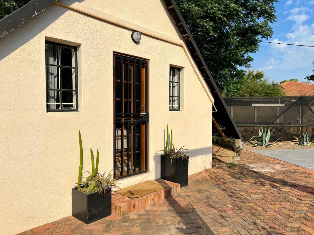 Cosy City Cottage 哈博罗内 外观 照片