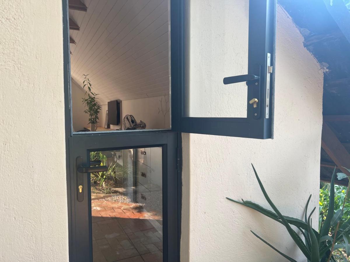 Cosy City Cottage 哈博罗内 外观 照片
